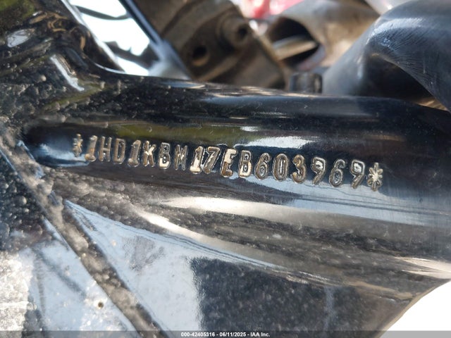 1HD1KBM17EB603969 Harley-Davidson Twin Cam 103