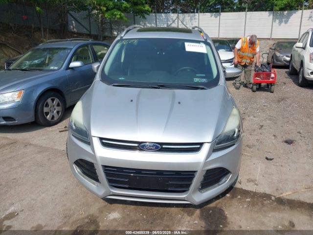 1FMCU9J96GUB05210 Ford Escape Titanium