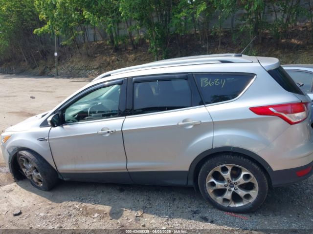 1FMCU9J96GUB05210 Ford Escape Titanium