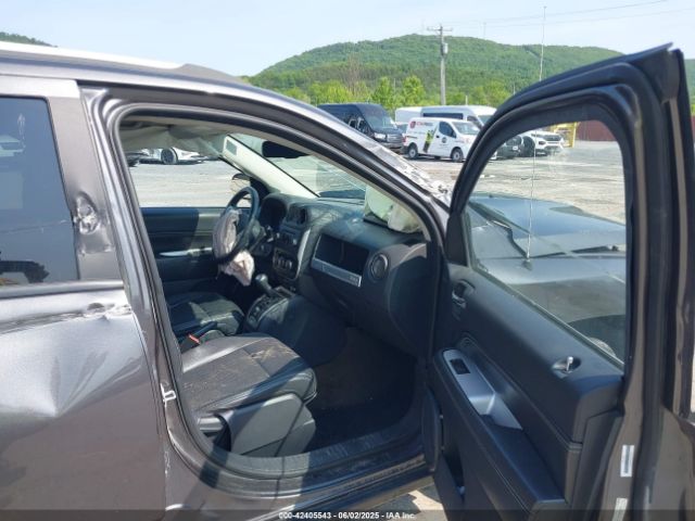 2017 JEEP COMPASS 1C4NJDEB8HD151094 Photo 4