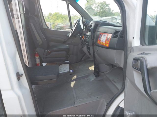 2014 MERCEDES-BENZ SPRINTER 2500 WD3PE8DE2E5897895 Photo 4