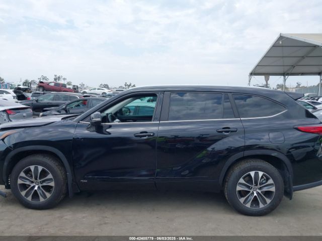 5TDKDRBH3PS505252 Toyota Highlander Xle