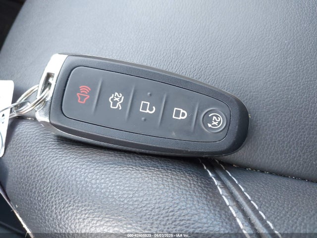 Ford 2017 2017 1FMCU9J93HUB01407 Image 11