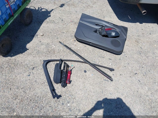 Ford 2017 2017 1FMCU9J93HUB01407 Image 12
