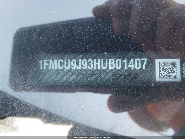 Ford 2017 2017 1FMCU9J93HUB01407 Image 9