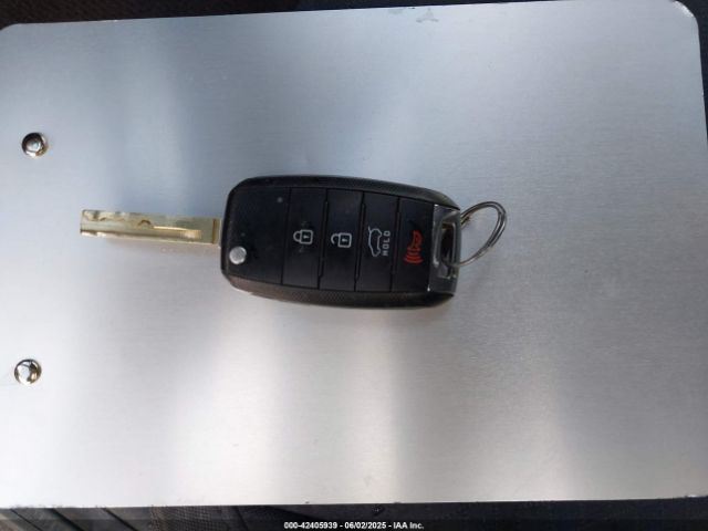 5XYPG4A32GG035623 KIA Sorento 2.4l Lx