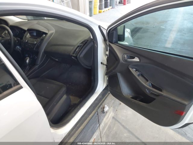 1FADP3F20HL268649 Ford FOCUS SE