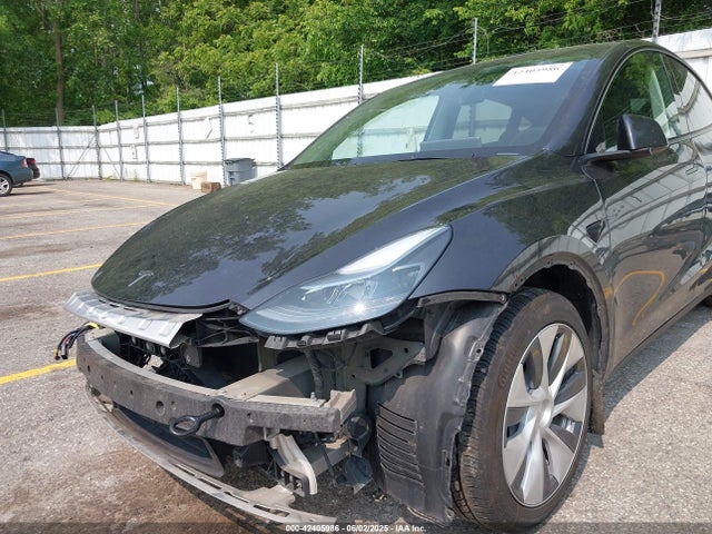 Tesla Model Y 2024 7SAYGDED3RF034775 Image 22