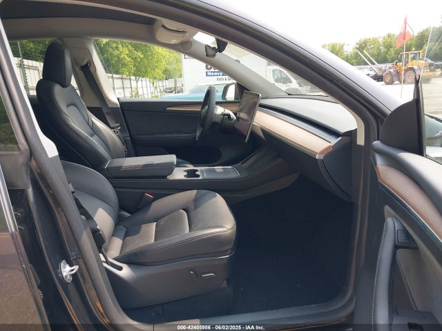 2024 TESLA MODEL Y 7SAYGDED3RF034775 Photo 4