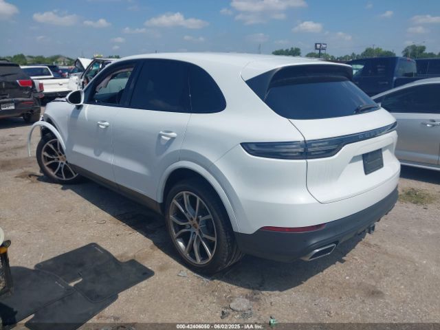 2019 PORSCHE CAYENNE WP1AA2AY1KDA14999 Photo 2