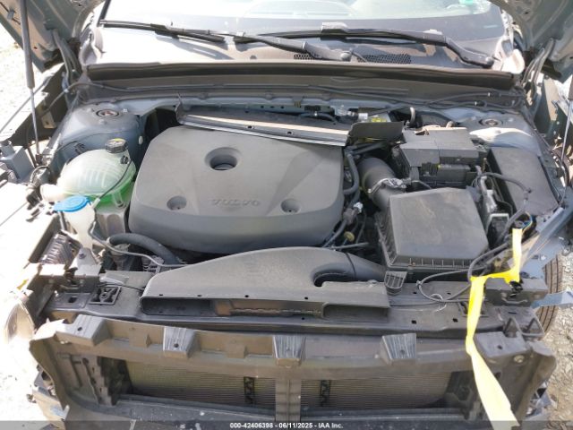2022 VOLVO XC40 YV4162UM0N2690451 Photo 9