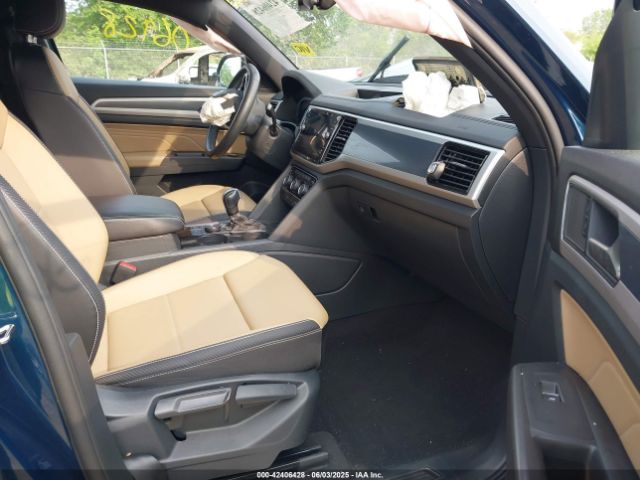 2022 VOLKSWAGEN ATLAS CROSS SPORT 1V2KC2CA9NC216742 Photo 4
