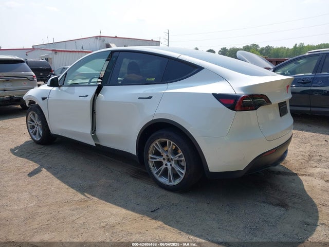 2023 TESLA MODEL Y 7SAYGDEE6PF684013 Photo 2