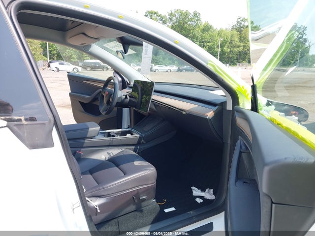 2023 TESLA MODEL Y 7SAYGDEE6PF684013 Photo 4