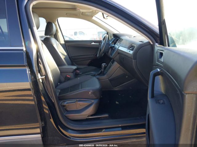 2021 VOLKSWAGEN TIGUAN 3VV3B7AX0MM080853 Photo 4