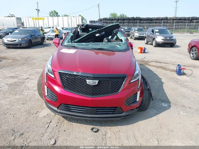 1GYKNFRS5NZ104675 Cadillac lgx