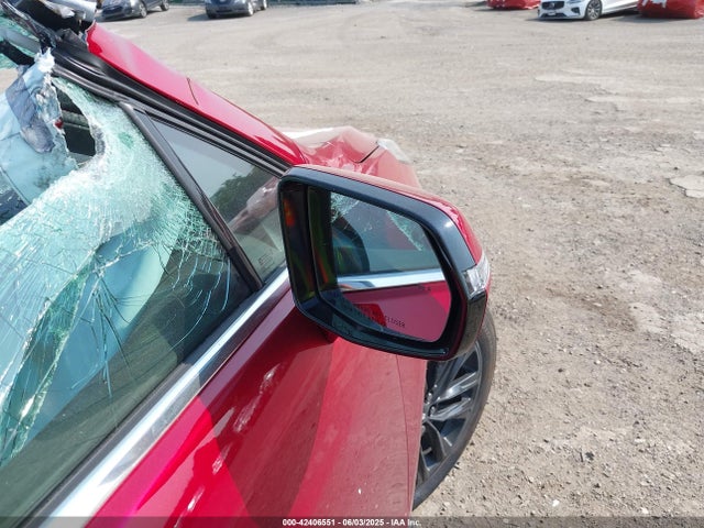 1GYKNFRS5NZ104675 Cadillac lgx