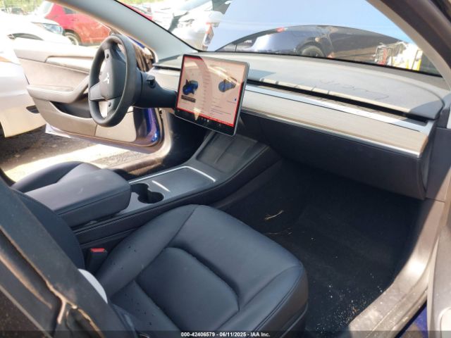 5YJ3E1EA6NF357147 Tesla 2022