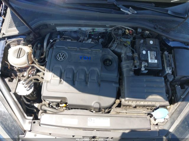 3VWCA7AU2FM514262 Volkswagen 2015