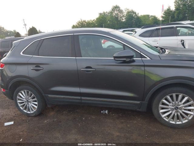 5LMCJ1C9XKUL48497 Lincoln Mkc Standard