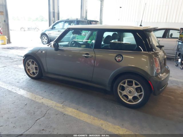 2004 MINI COOPER S WMWRE33424TD87633 Photo 2