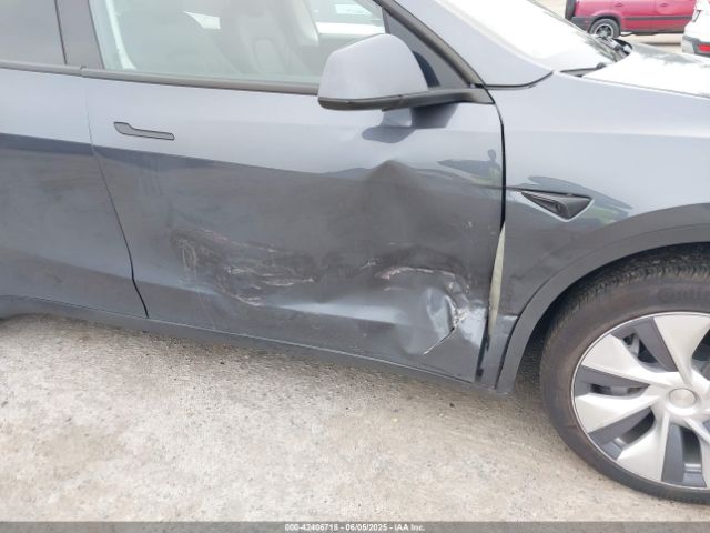 2023 TESLA MODEL Y 7SAYGDED0PF934319 Photo 5
