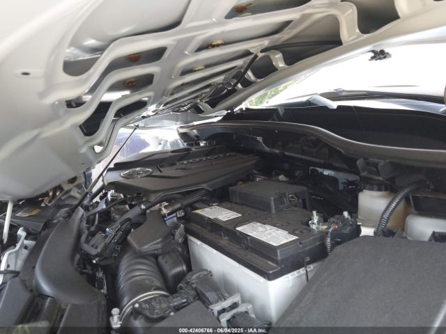 7MUAAAAG3RV093387 Toyota Corolla Cross L