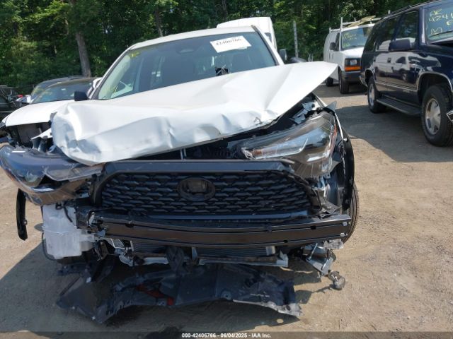 7MUAAAAG3RV093387 Toyota Corolla Cross L