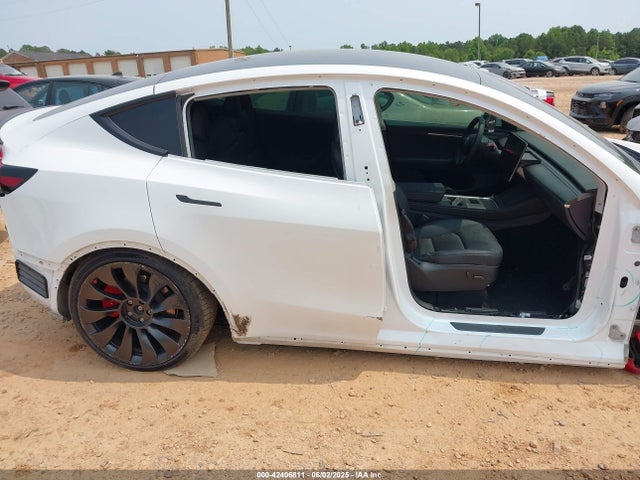 7SAYGDEF3PF800681 Tesla Model Y