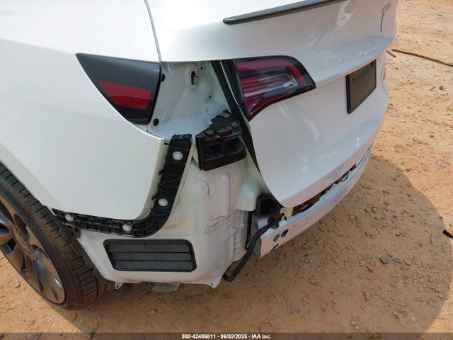 7SAYGDEF3PF800681 Tesla Model Y