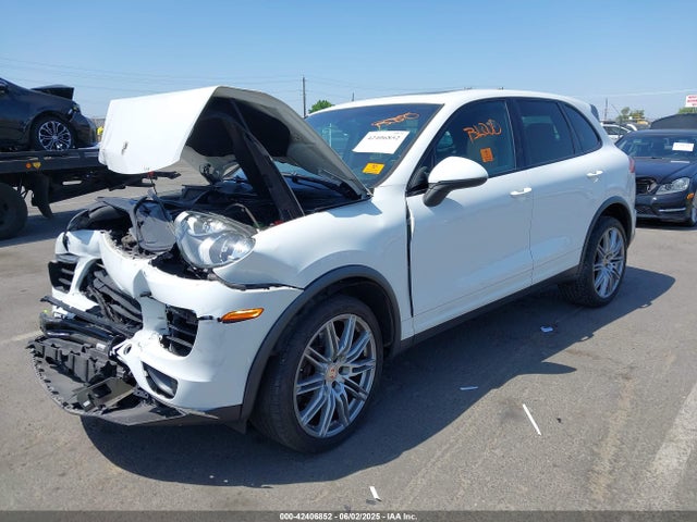 Porsche Cayenne 2016 WP1AA2A22GKA37187 Image 2