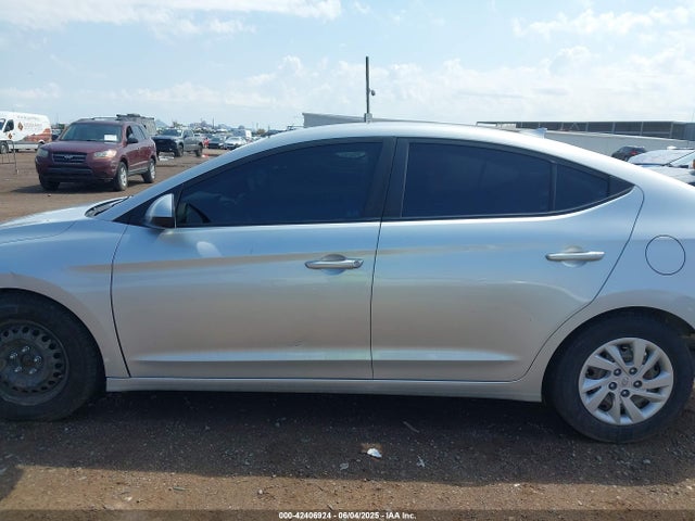 Hyundai Elantra 2017 5NPD74LF1HH203921 Image 15