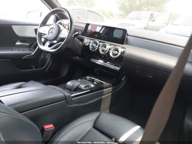 2019 MERCEDES-BENZ A 220 WDD3G4EB0KW012987 Photo 4