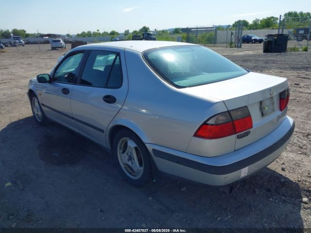 1999 SAAB 9-5 YS3ED45E7X3044780 Photo 2