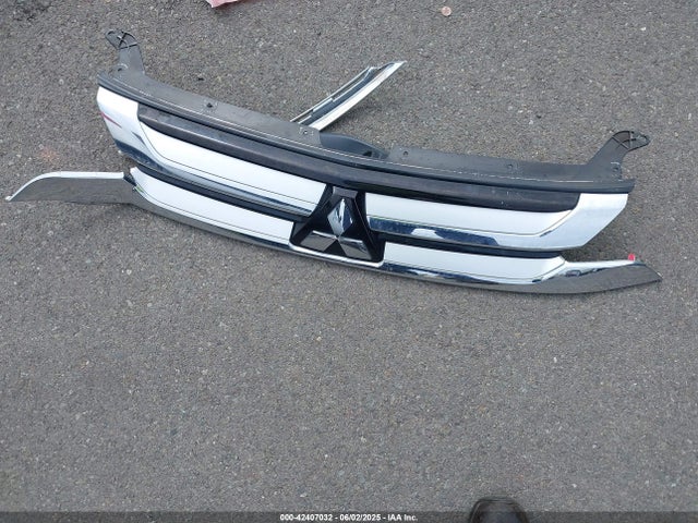 Mitsubishi mivec 2018 JA4AD3A34JZ016163 Image 12