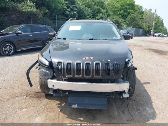 1C4PJLCB8HW514195 Jeep 2017
