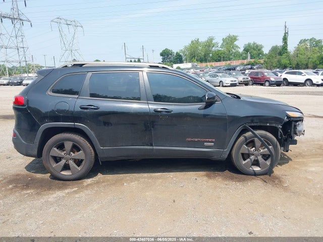 1C4PJLCB8HW514195 Jeep 2017