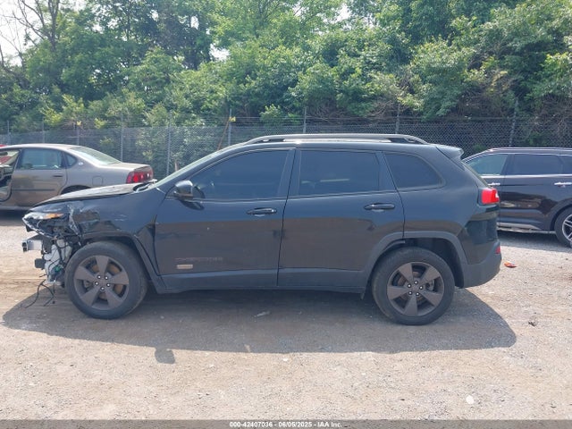 1C4PJLCB8HW514195 Jeep 2017
