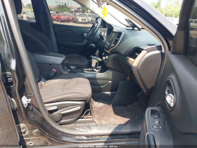 1C4PJLCB8HW514195 Jeep 2017