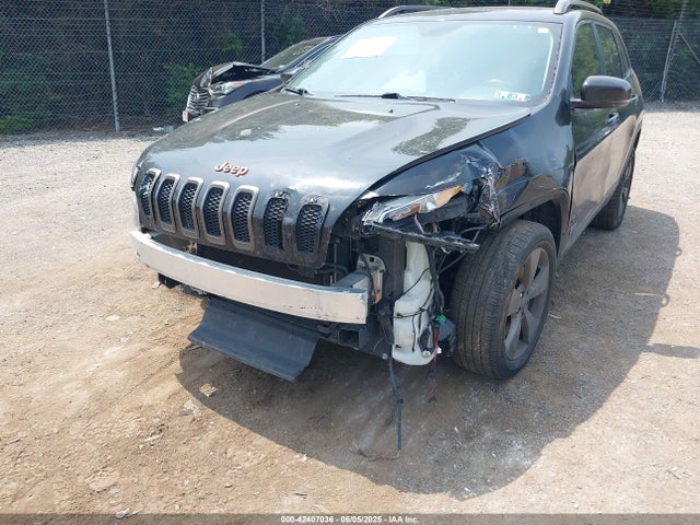 1C4PJLCB8HW514195 Jeep 2017