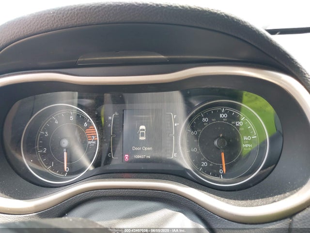 1C4PJLCB8HW514195 Jeep 2017
