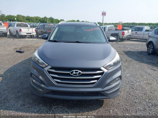 KM8J3CA41JU679992 Hyundai TUCSON SEL