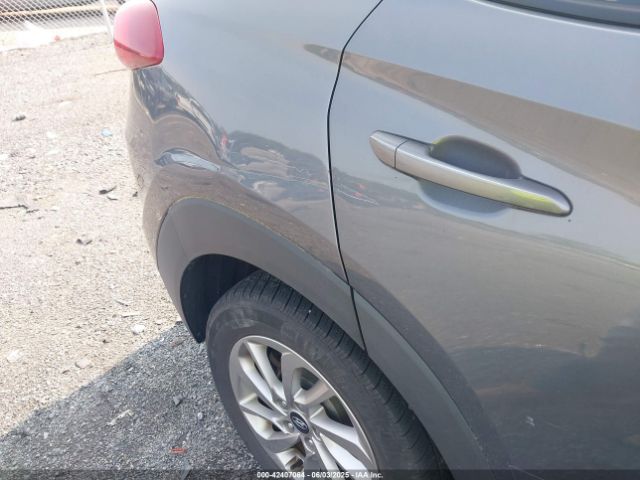 KM8J3CA41JU679992 Hyundai TUCSON SEL