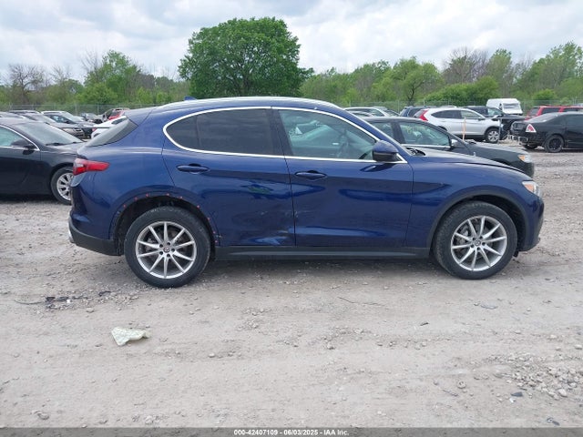 Alfa Romeo 2018 2018 ZASFAKBN2J7B60649 Image 13