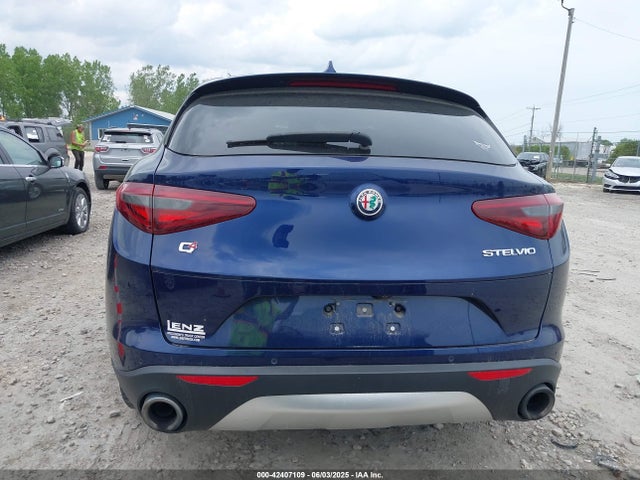 Alfa Romeo 2018 2018 ZASFAKBN2J7B60649 Image 16