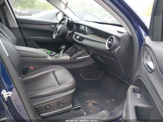 2018 ALFA ROMEO STELVIO ZASFAKBN2J7B60649 Photo 4