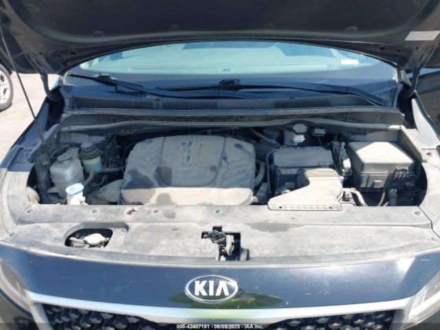 KNDMB5C18F6033864 KIA SEDONA LX