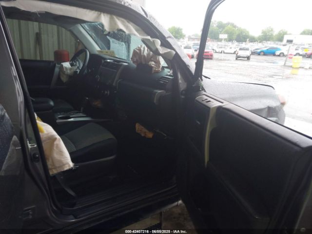 2023 TOYOTA 4RUNNER JTEEU5JR0P5297641 Photo 4