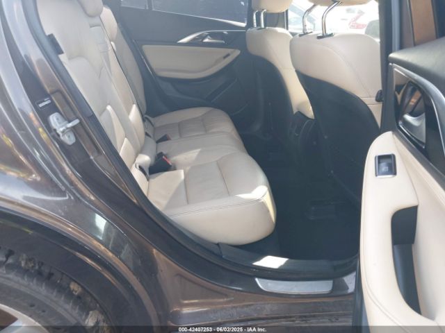 SJKCH5CP4HA023330 Infiniti Qx30 Premium