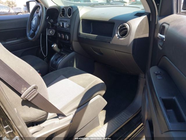 1C4NJPBA3HD122731 Jeep Patriot Sport Fwd